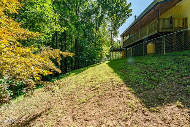 107 Beecham Lane, Johnson City, TN 37604