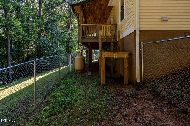 107 Beecham Lane, Johnson City, TN 37604