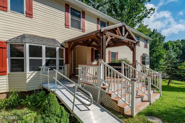 107 Beecham Lane, Johnson City, TN 37604