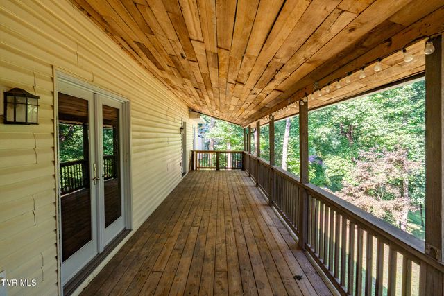 107 Beecham Lane, Johnson City, TN 37604