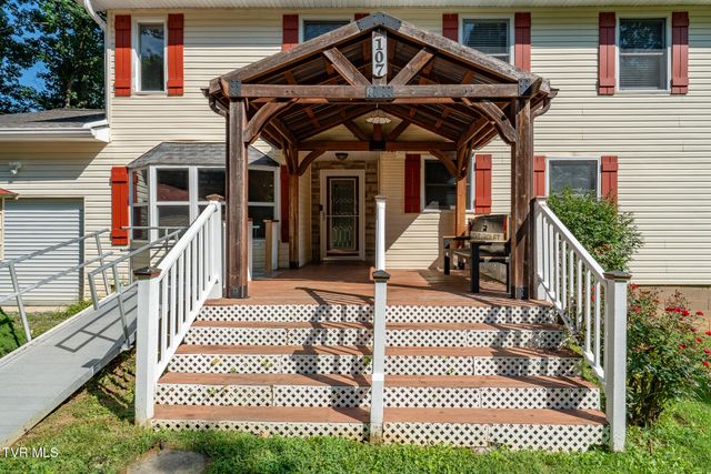 107 Beecham Lane, Johnson City, TN 37604