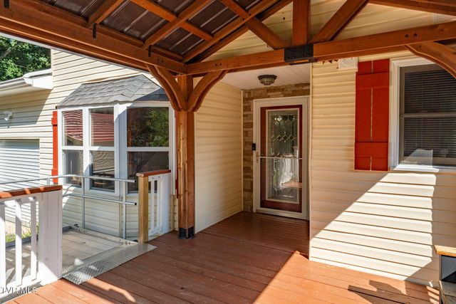 107 Beecham Lane, Johnson City, TN 37604