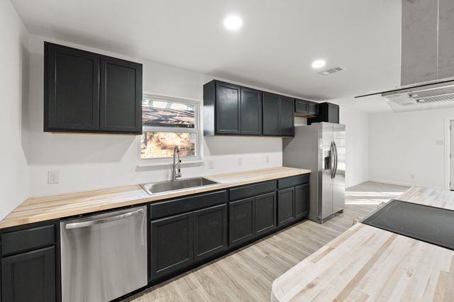 706 Hill City Drive, Duncanville, TX 75116