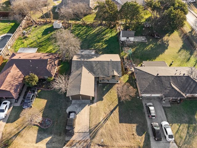 706 Hill City Drive, Duncanville, TX 75116