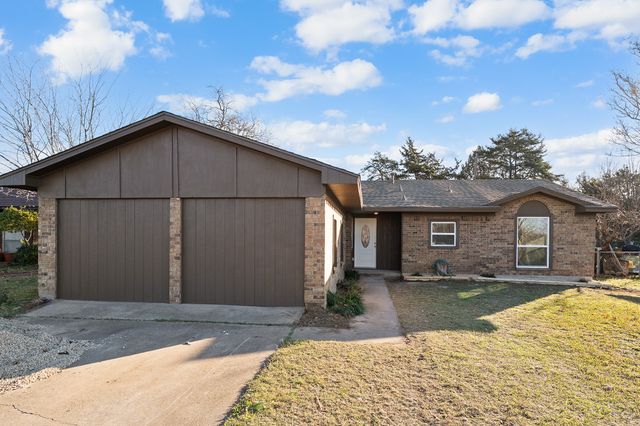 706 Hill City Drive, Duncanville, TX 75116
