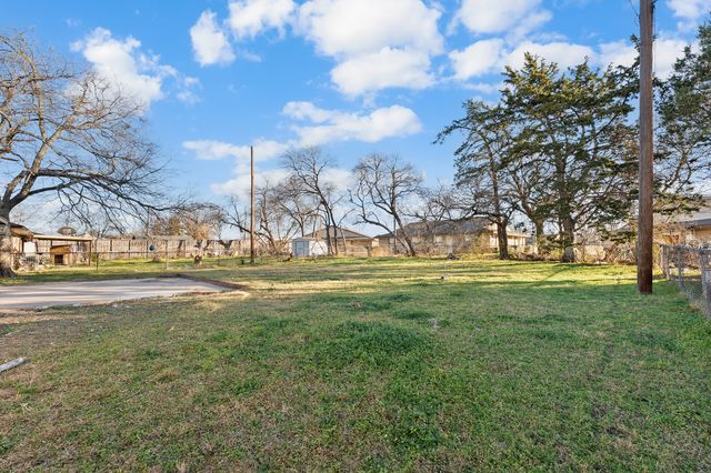 706 Hill City Drive, Duncanville, TX 75116
