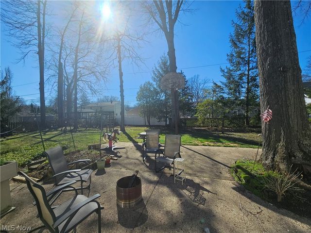 214 Cherry Lane, Avon Lake, OH 44012