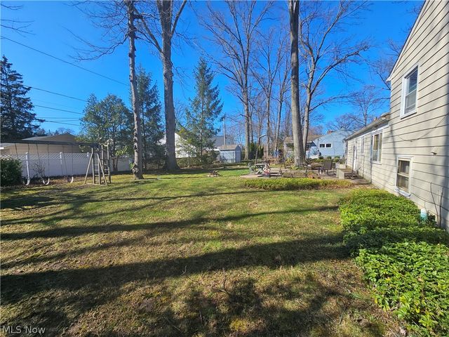 214 Cherry Lane, Avon Lake, OH 44012