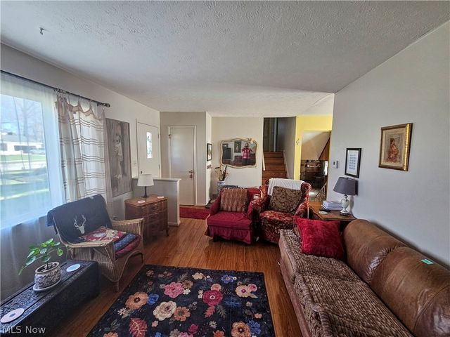 214 Cherry Lane, Avon Lake, OH 44012