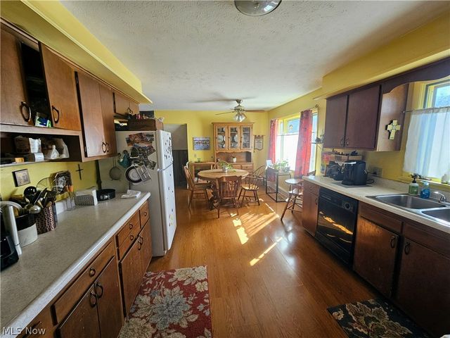 214 Cherry Lane, Avon Lake, OH 44012