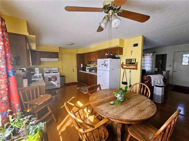 214 Cherry Lane, Avon Lake, OH 44012