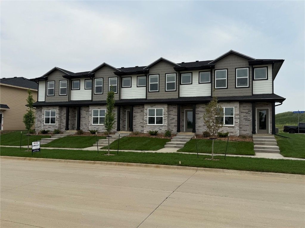 9329 Snowberry Drive SW, Cedar Rapids, IA 52404