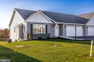 107 ST ANDREWS WAY, Selinsgrove, PA 17870