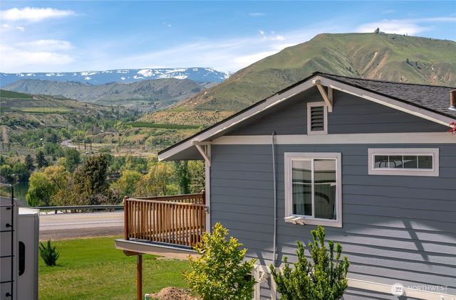 2440 Rock Island Road, East Wenatchee, WA 98802