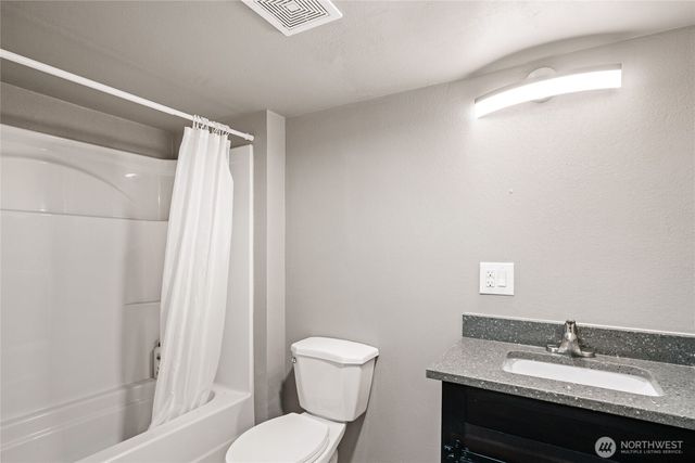 2440 Rock Island Road, East Wenatchee, WA 98802