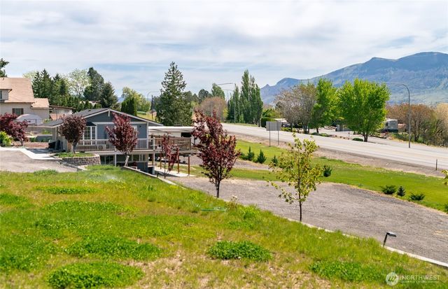 2440 Rock Island Road, East Wenatchee, WA 98802