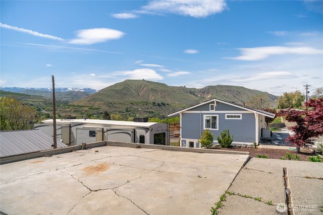 2440 Rock Island Road, East Wenatchee, WA 98802