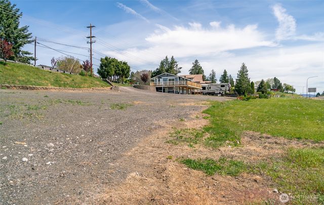 2440 Rock Island Road, East Wenatchee, WA 98802