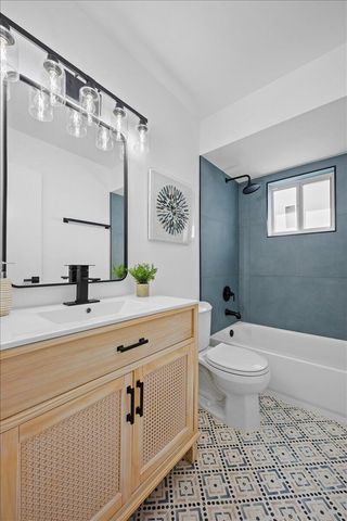 19052 SE Hillcrest Drive, Tequesta, FL 33469