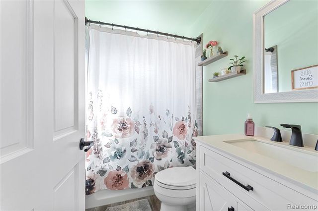 18055 Hinton Street, Riverview, MI 48193