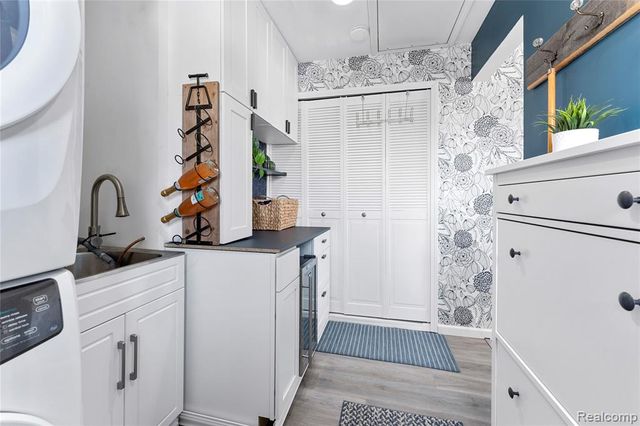 18055 Hinton Street, Riverview, MI 48193