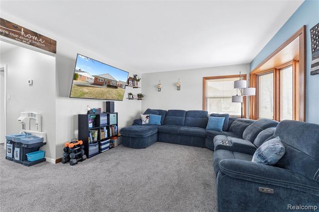 18055 Hinton Street, Riverview, MI 48193