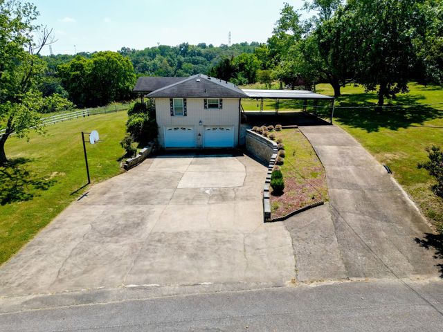 1285 Lowes Lane, Goodlettsville, TN 37072