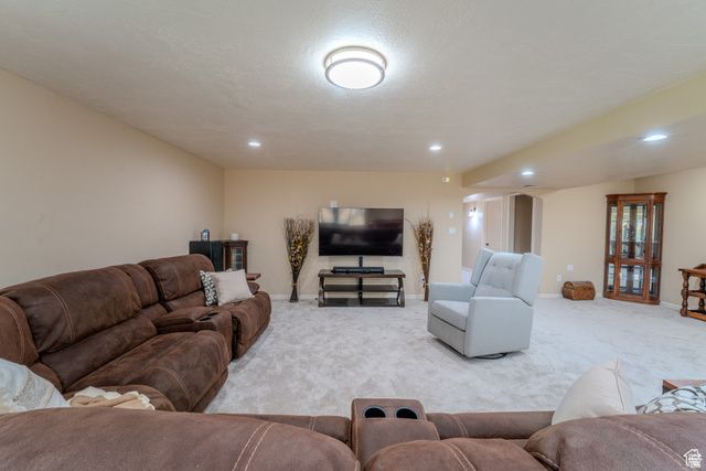 161 W SWEETBRIAR LN, Saratoga Springs, UT 84045