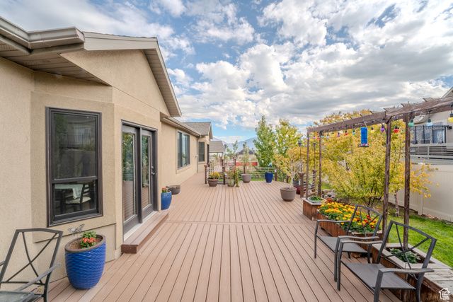 161 W SWEETBRIAR LN, Saratoga Springs, UT 84045