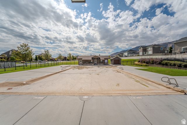 161 W SWEETBRIAR LN, Saratoga Springs, UT 84045