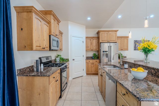 161 W SWEETBRIAR LN, Saratoga Springs, UT 84045