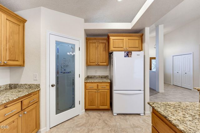 155 Glenwood Drive, Eagle Point, OR 97524
