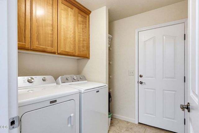 155 Glenwood Drive, Eagle Point, OR 97524