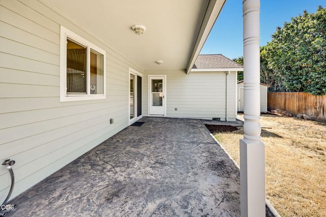 155 Glenwood Drive, Eagle Point, OR 97524
