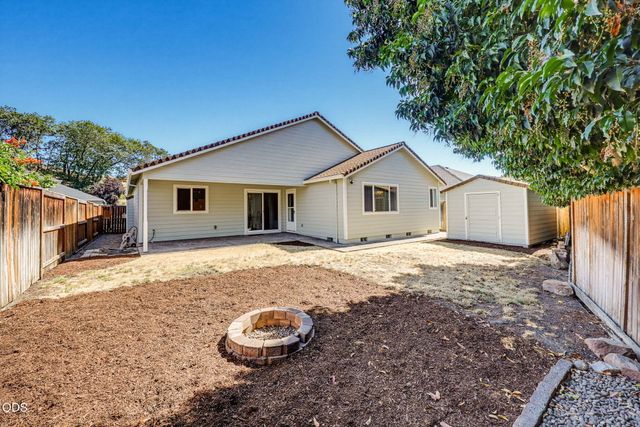 155 Glenwood Drive, Eagle Point, OR 97524