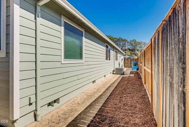 155 Glenwood Drive, Eagle Point, OR 97524