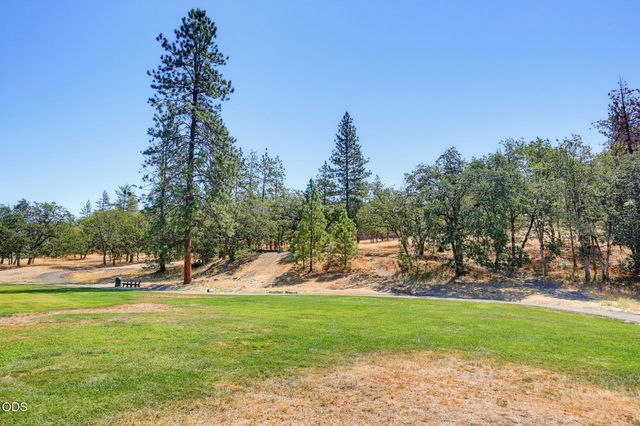 155 Glenwood Drive, Eagle Point, OR 97524
