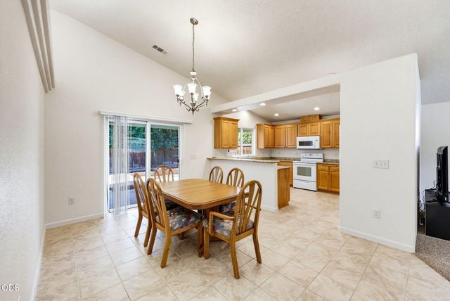 155 Glenwood Drive, Eagle Point, OR 97524
