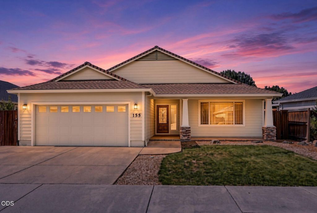 155 Glenwood Drive, Eagle Point, OR 97524