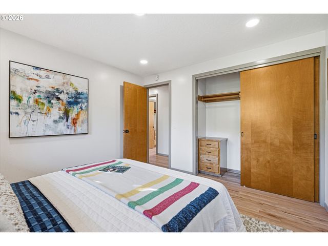 12802 Se KNAPP St, Portland, OR 97236