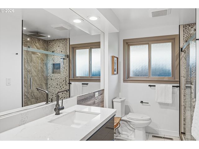 12802 Se KNAPP St, Portland, OR 97236