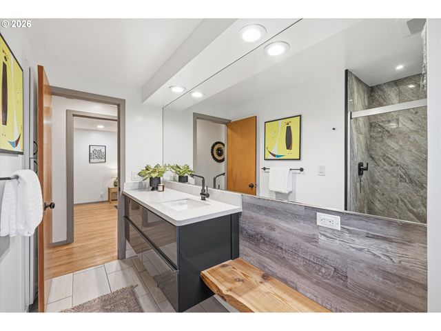 12802 Se KNAPP St, Portland, OR 97236