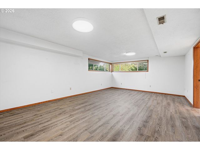 12802 Se KNAPP St, Portland, OR 97236