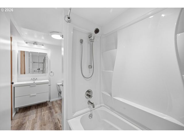 12802 Se KNAPP St, Portland, OR 97236