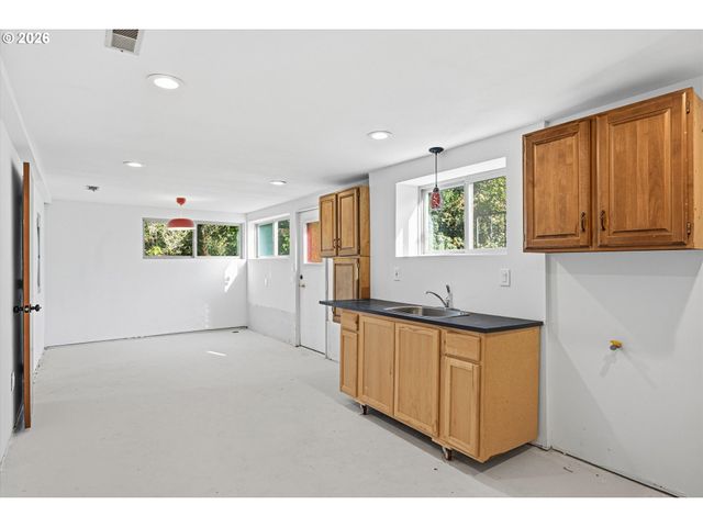 12802 Se KNAPP St, Portland, OR 97236