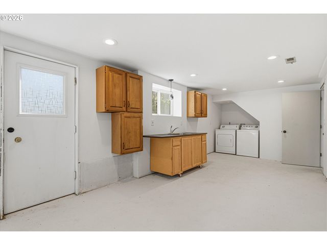 12802 Se KNAPP St, Portland, OR 97236