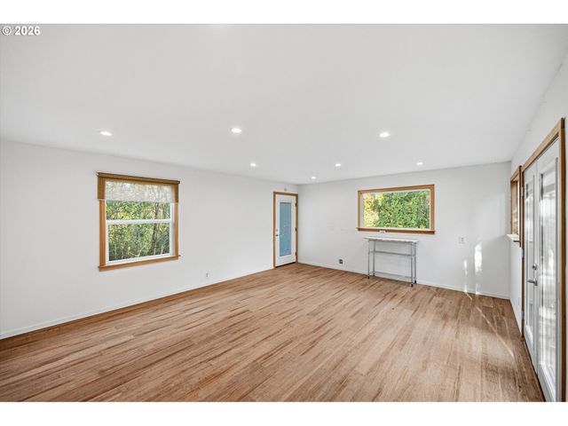 12802 Se KNAPP St, Portland, OR 97236