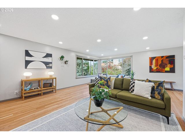 12802 Se KNAPP St, Portland, OR 97236