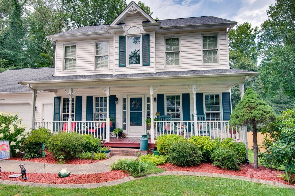 3720 25th Street Place NE, Hickory, NC 28601