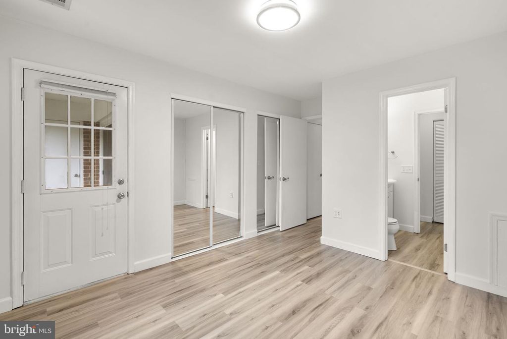 Image 17 of property listing at 18328 STREAMSIDE DR #304, Gaithersburg, MD 20879